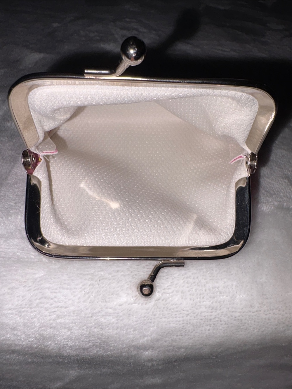 Hello Kitty Pink and Red Kiss-Lock Coin Purse - Picture 4 of 4